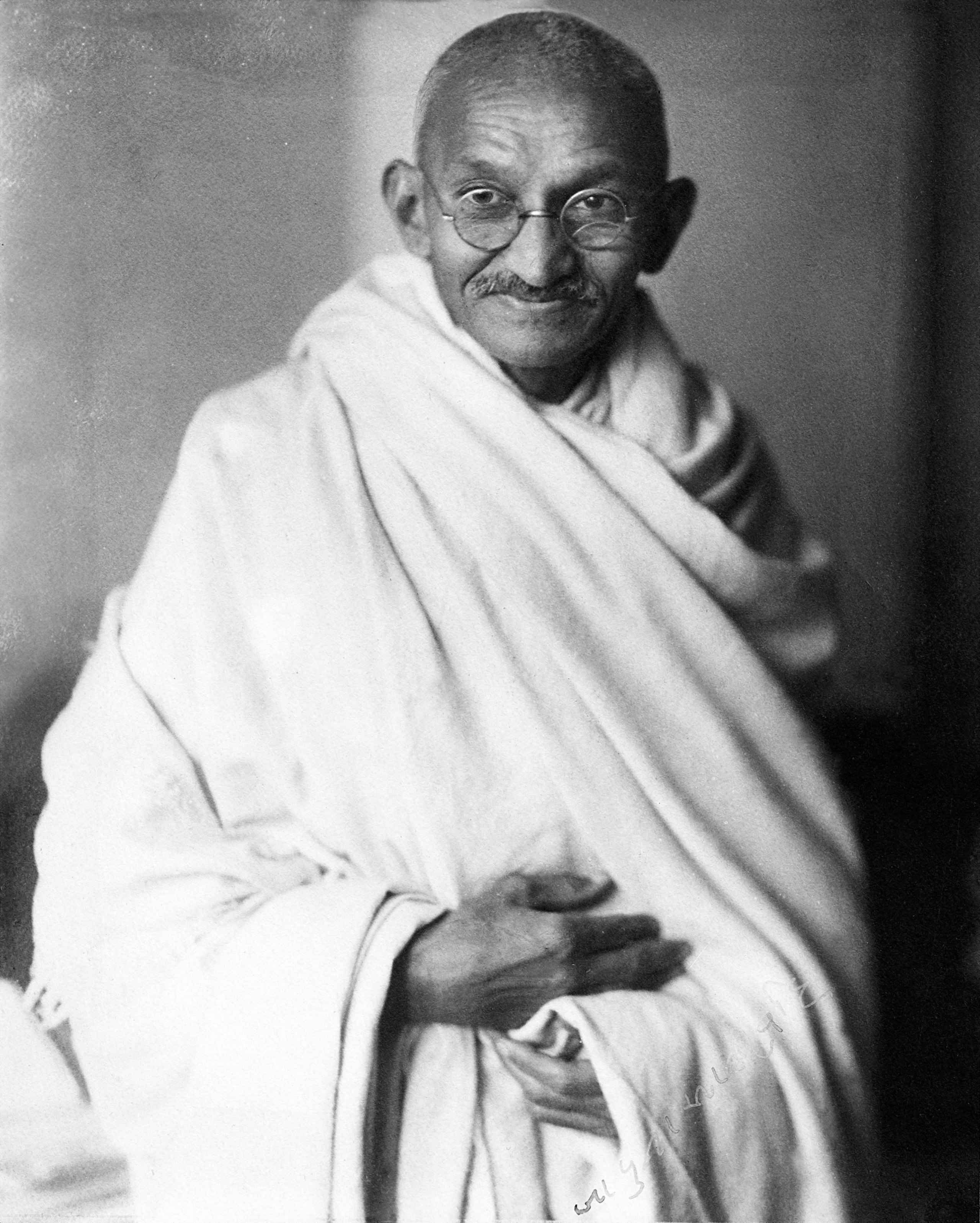 https://en.wikipedia.org/wiki/Mahatma_Gandhi#/media/File:Mahatma-Gandhi,_studio,_1931.jpg