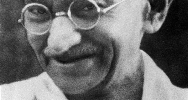 https://sc.wikipedia.org/wiki/Mohandas_Karamchand_Gandhi#/media/File:Portrait_Gandhi.jpg