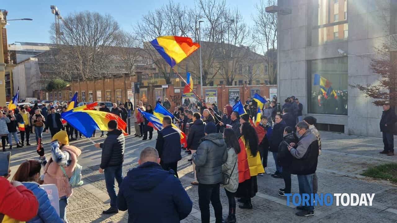 https://www.torinotoday.it/cronaca/manifestazione-protesta-rumeni-ancona-elezioni.html